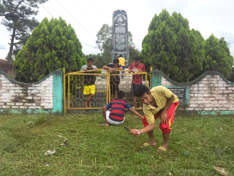 cleaning centenary monument